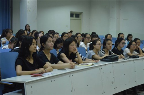 新东方名师来公司指导四六级考试