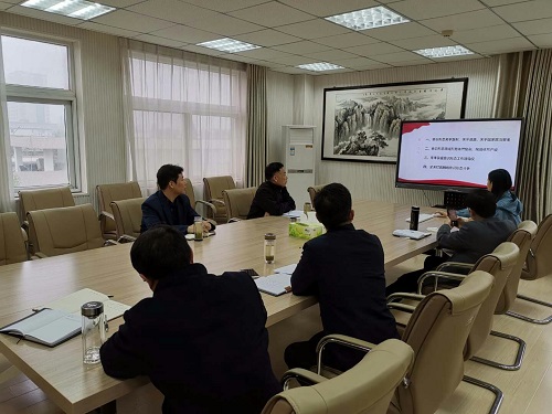 世界足球官网召开党委理论中心组学习会议暨2019年度意识形态工作专题会