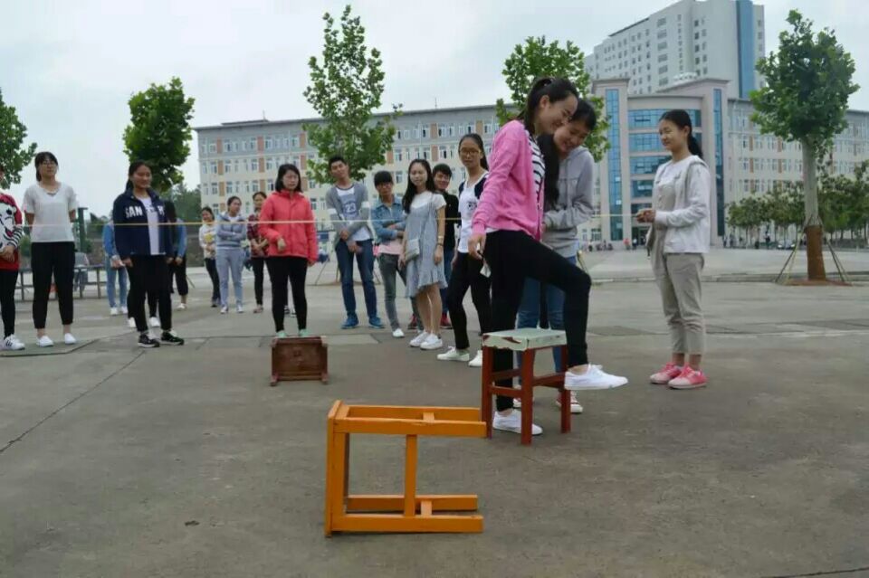 世界足球官网积极开展趣味心理活动