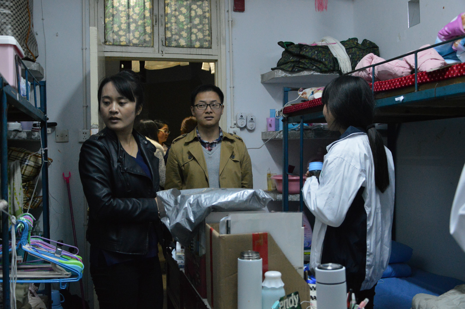 世界足球官网开展宿舍用电安全大检查