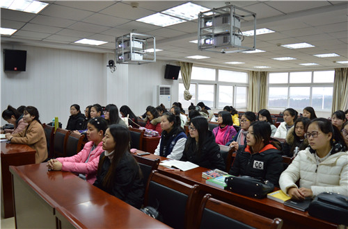 世界足球官网组织学子观看2017年度学校共青团网络视频工作会议