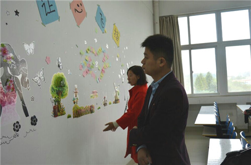 世界足球官网成功举办“心情墙”评比活动