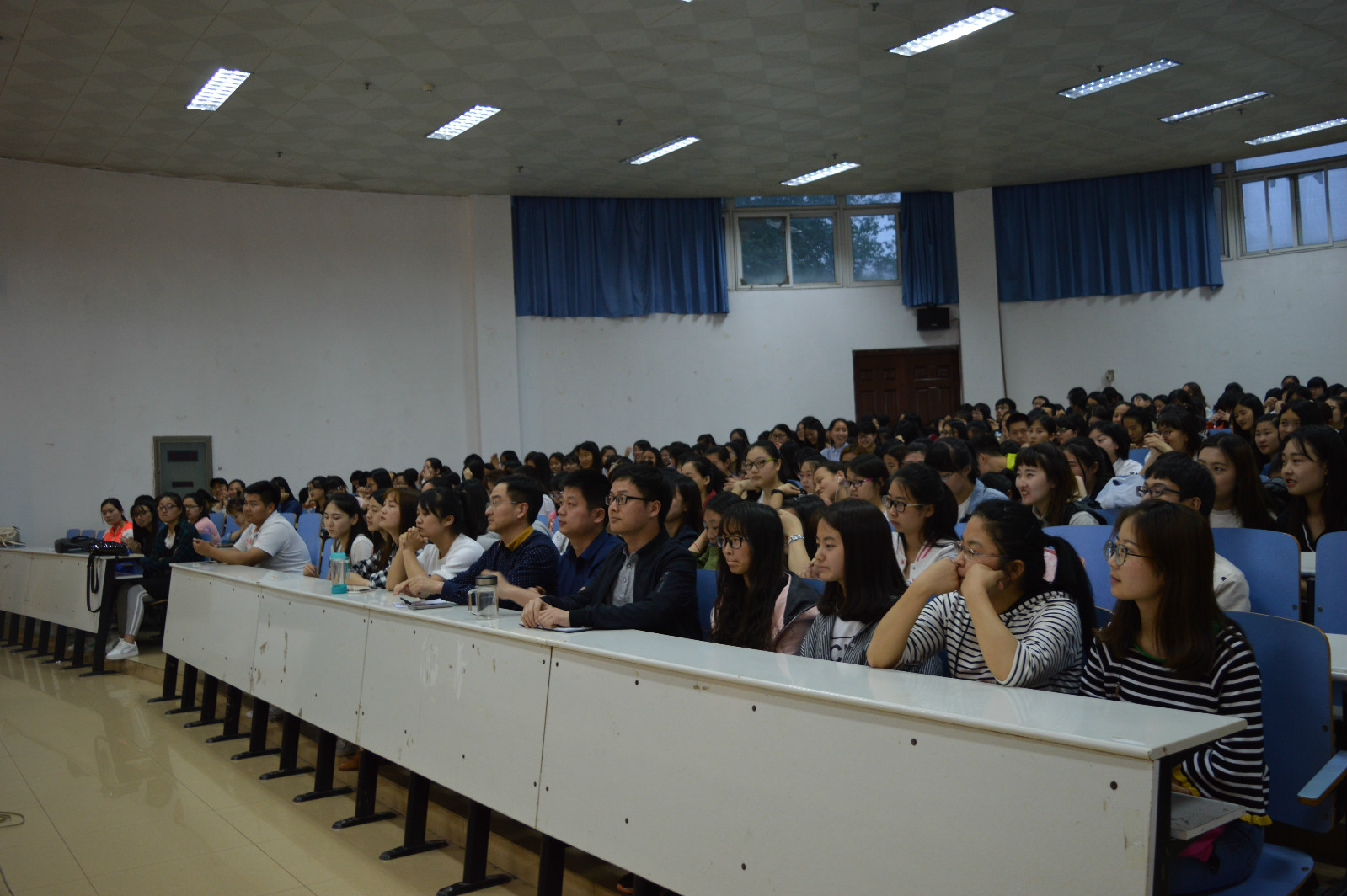 世界足球官网成功召开“讲价值观故事、实现青春梦想” ——青年故事分享会