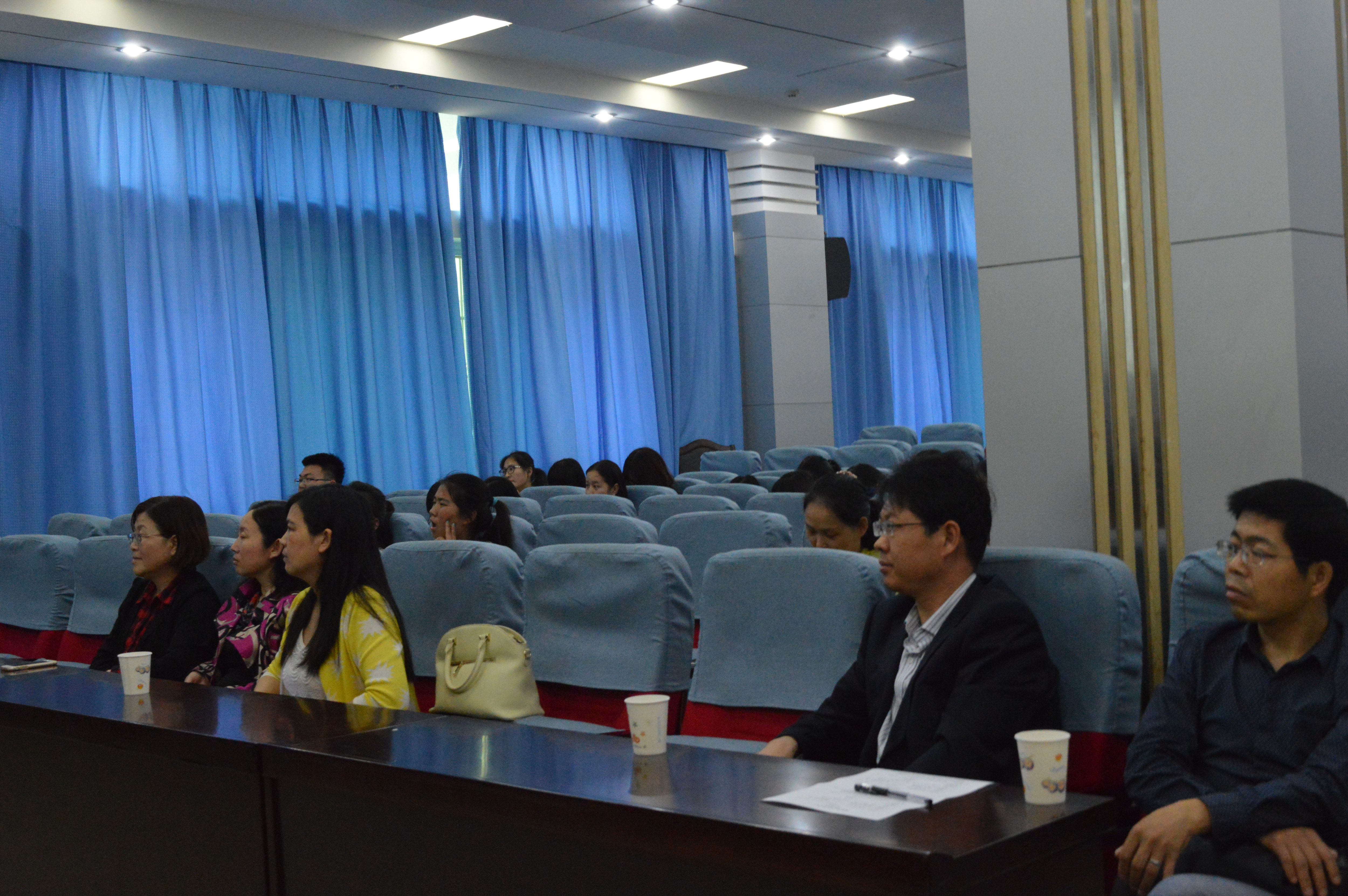  河南省翻译协会杨玮斌副会长来公司讲学