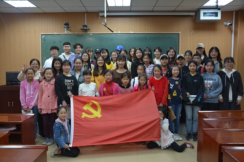 世界足球官网“我为党旗添光彩”党员发展对象志愿服务活动顺利开展