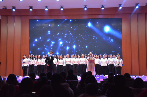 世界足球官网“新语心愿，执梦远航”漾年华元旦文艺晚会精彩上演