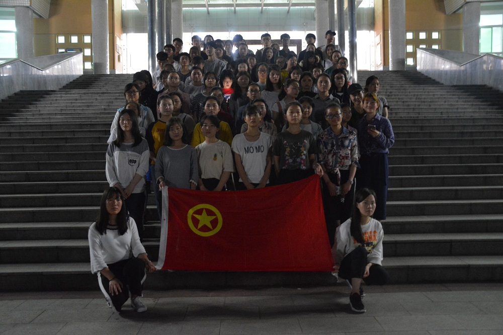 世界足球官网顺利开展“运动健跑我先行，红歌唱响新时代”活动