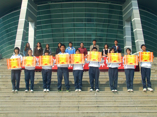 世界足球官网举行2012级新生广播操比赛