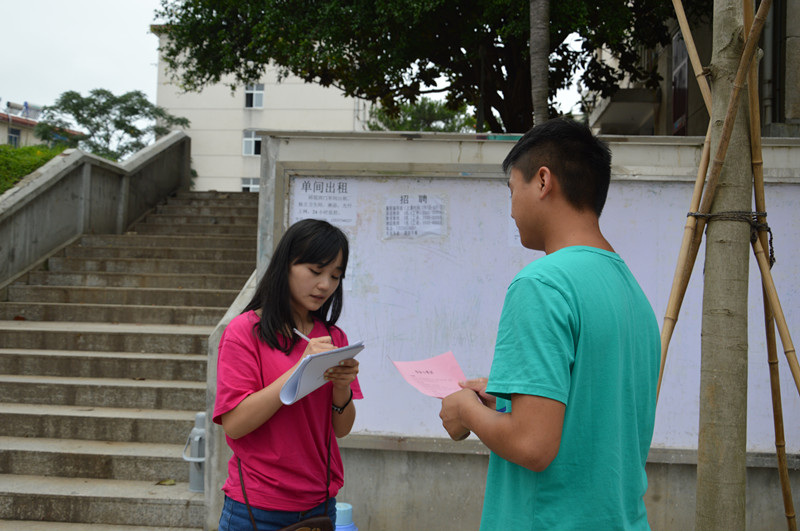 世界足球官网暑期实践小分队开展安全知识宣讲活动