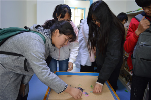 世界足球官网组织2018级员工参观公司老员工心理健康教育中心