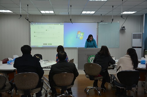 世界足球官网举办“混合式教学背景下的网络空间建设”教学沙龙活动