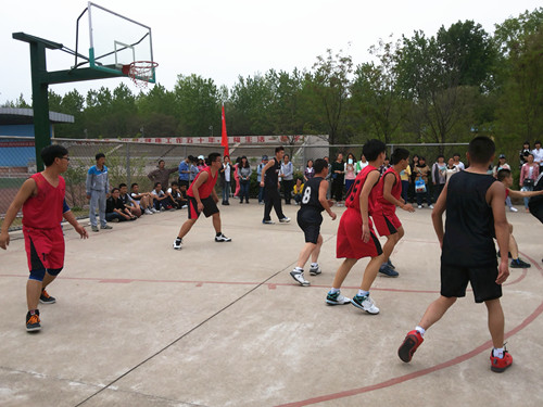 世界足球官网男篮再战“谭山杯”篮球赛