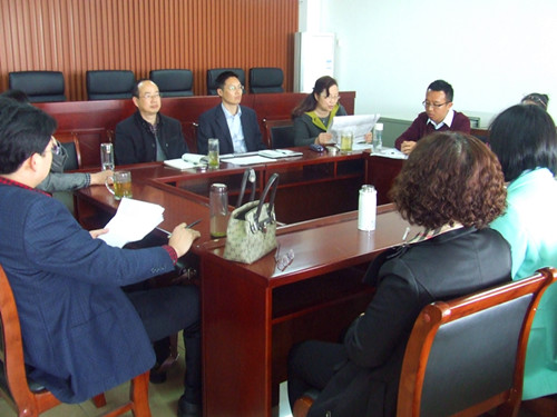 世界足球官网教工党支部组织全体教工党员集中进行学习研讨