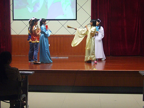 世界足球官网首届外语“情景秀”决赛精彩开幕